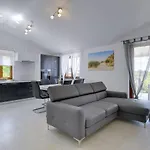 Дом отдыха In Pazin With Private Pool *