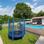 Дом отдыха In Pazin With Private Pool *