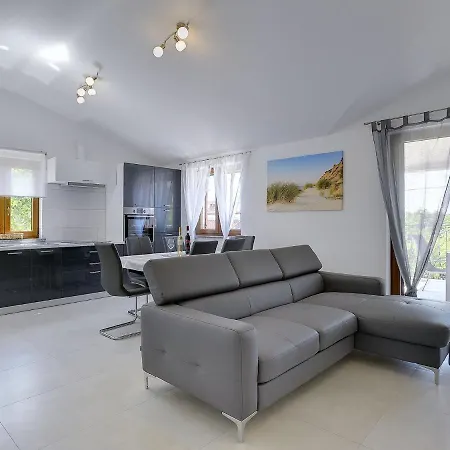 Semesterbostad In Pazin With Private Pool *