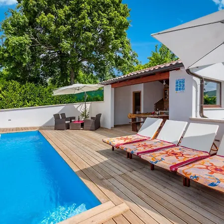 Semesterbostad In Pazin With Private Pool Lindar